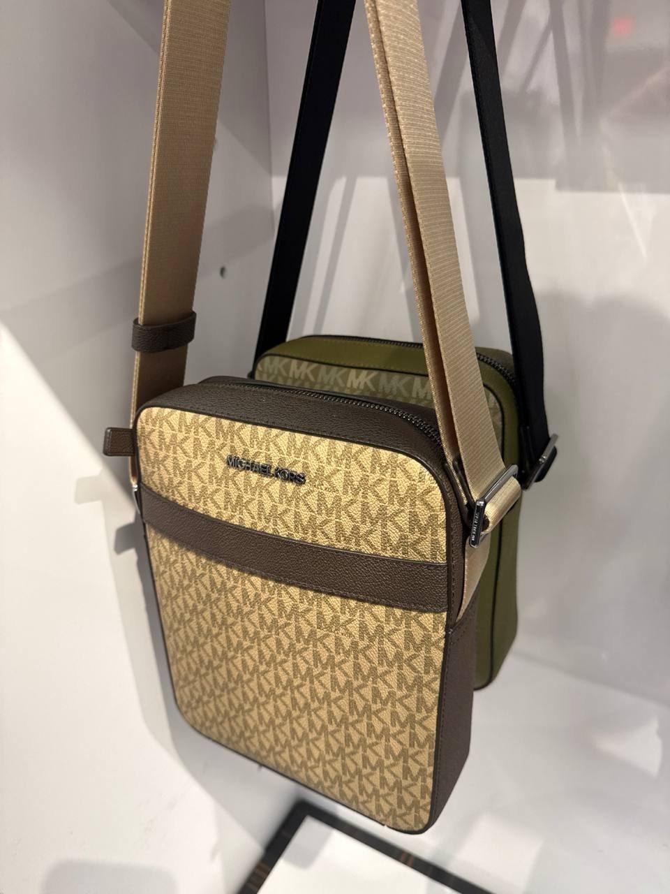 MK - Bolsa Crossbody Masculina