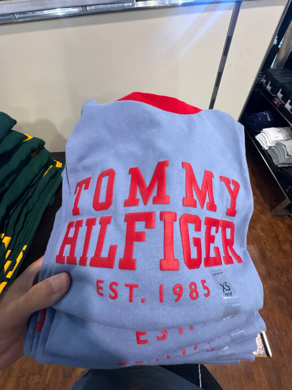 Tommy Masc- Camiseta