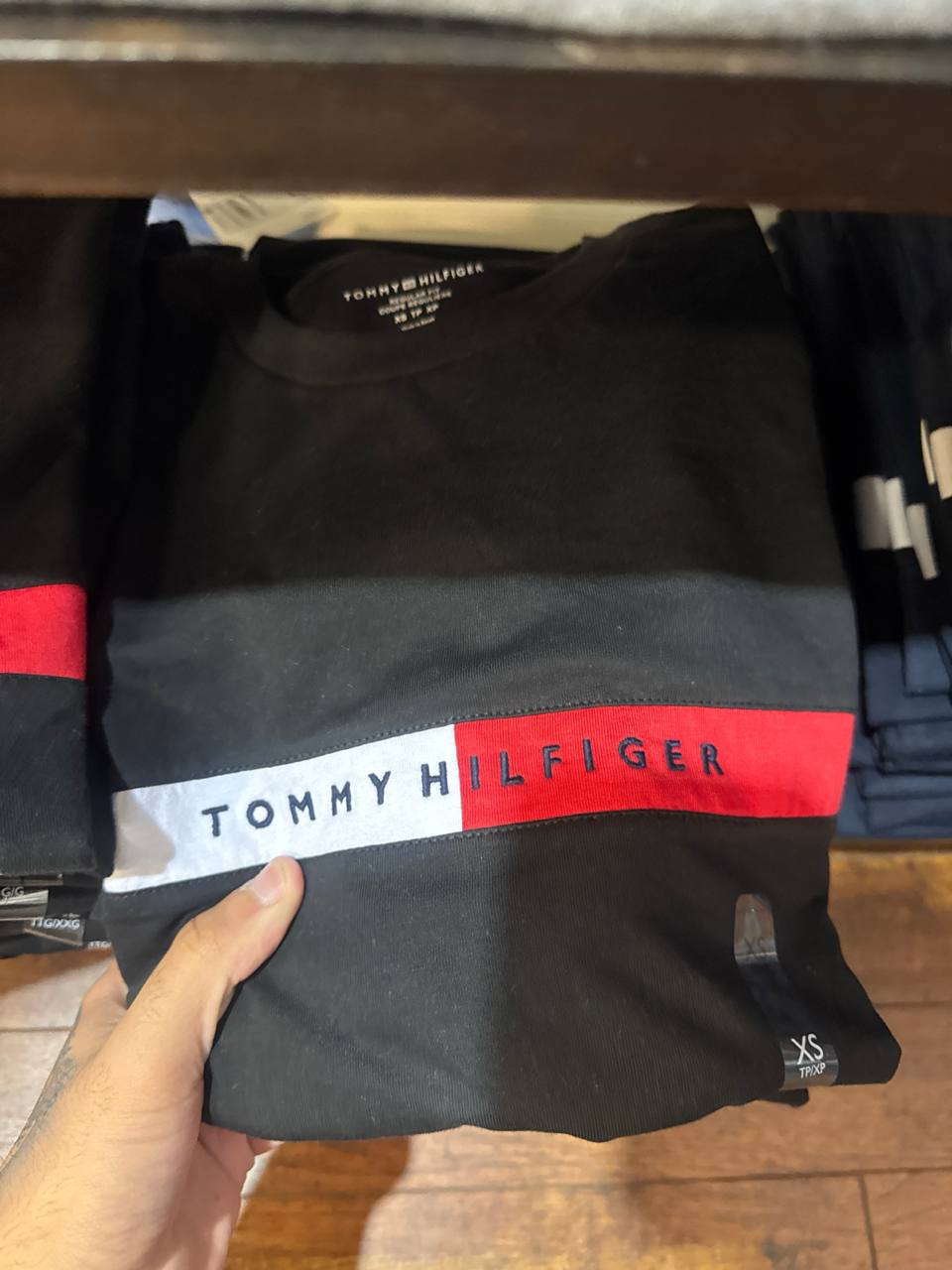 Tommy Masc- Camiseta