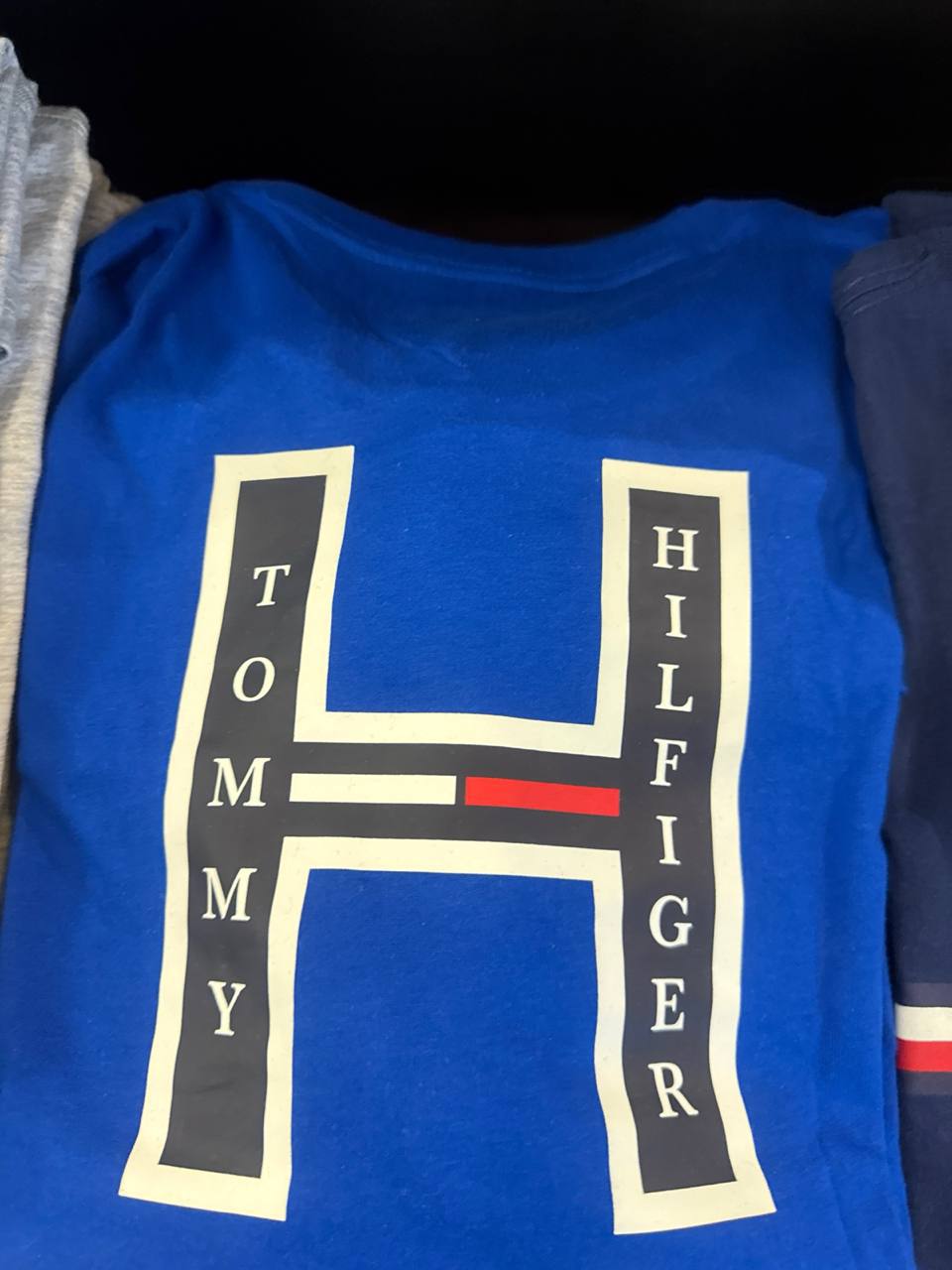 Tommy Masc- Camiseta