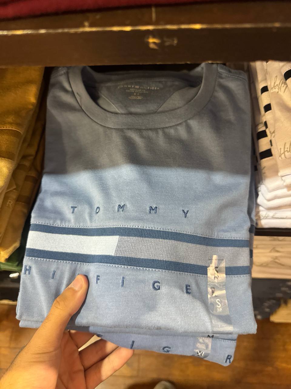Tommy Masc- Camiseta