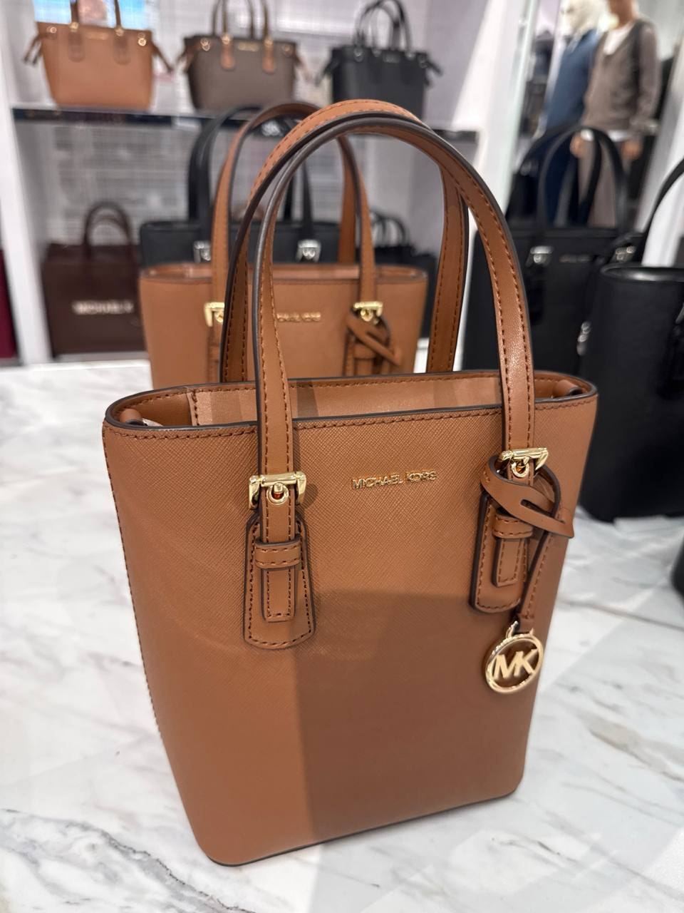 MK - Bolsa Voyager Handbag Small