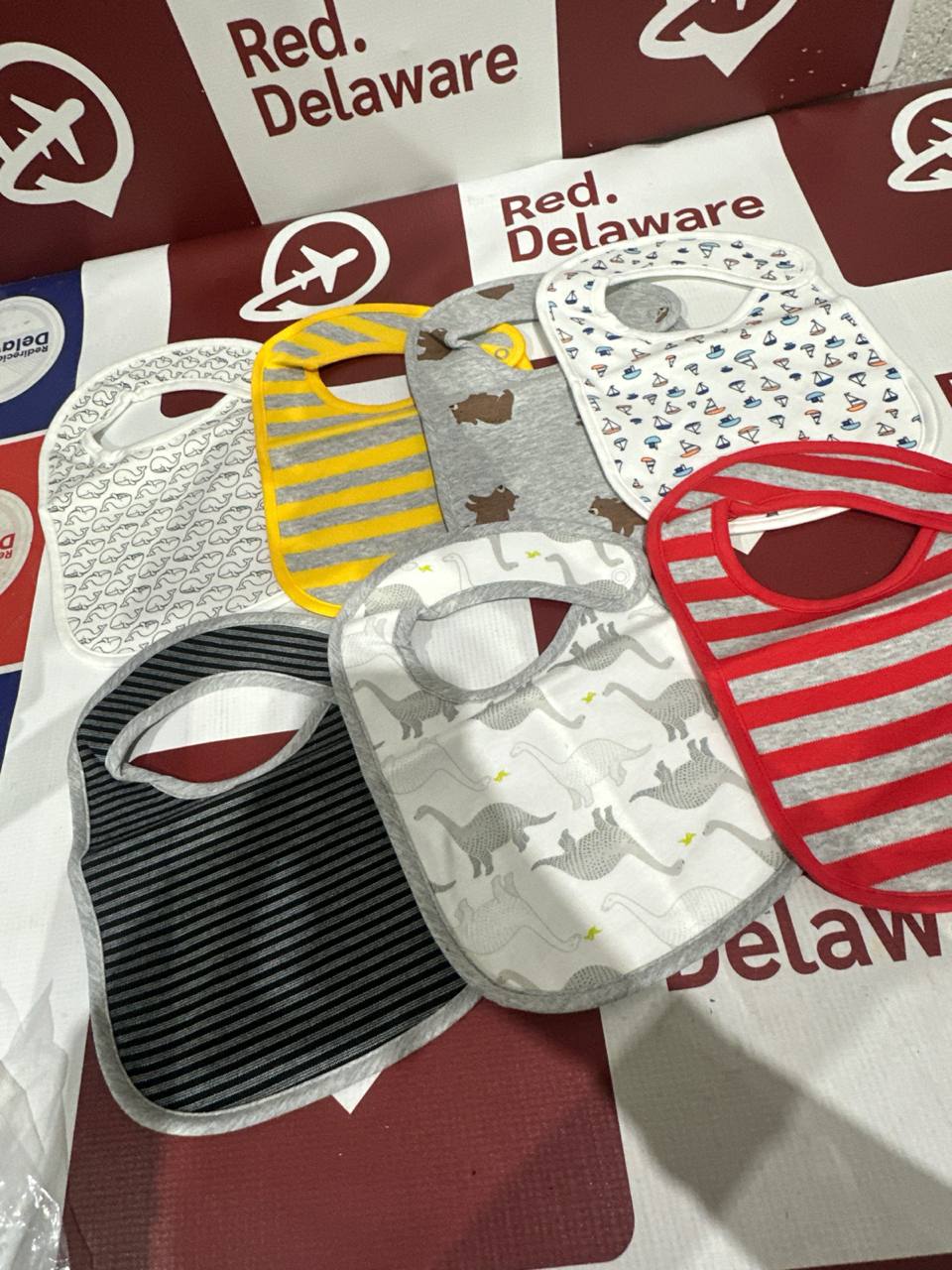 Carters Set 7 babadores  (E4)