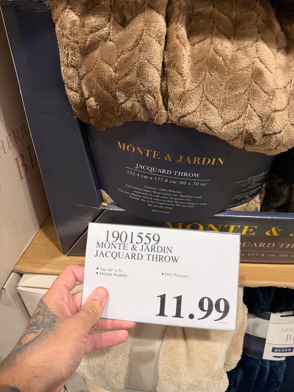 Costco- Monte & Jardin Jacquard Throw