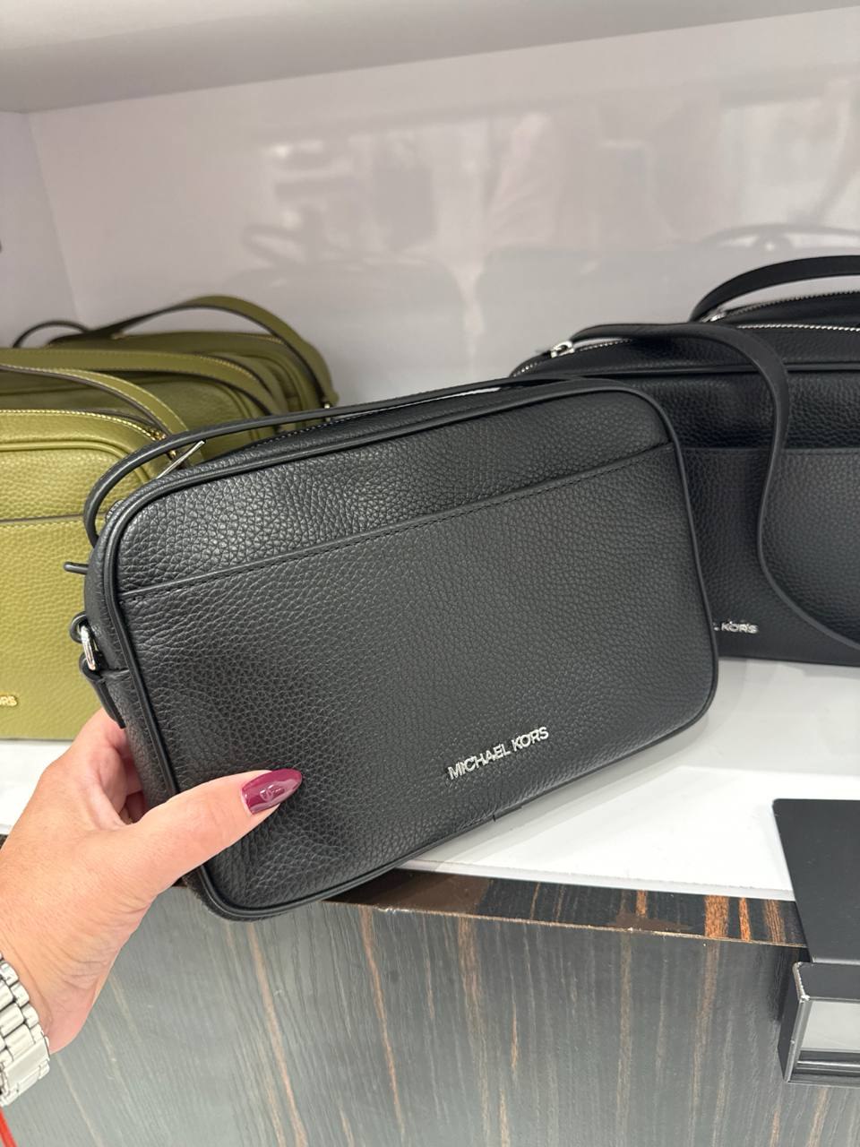 MK - Bolsa Crossbody