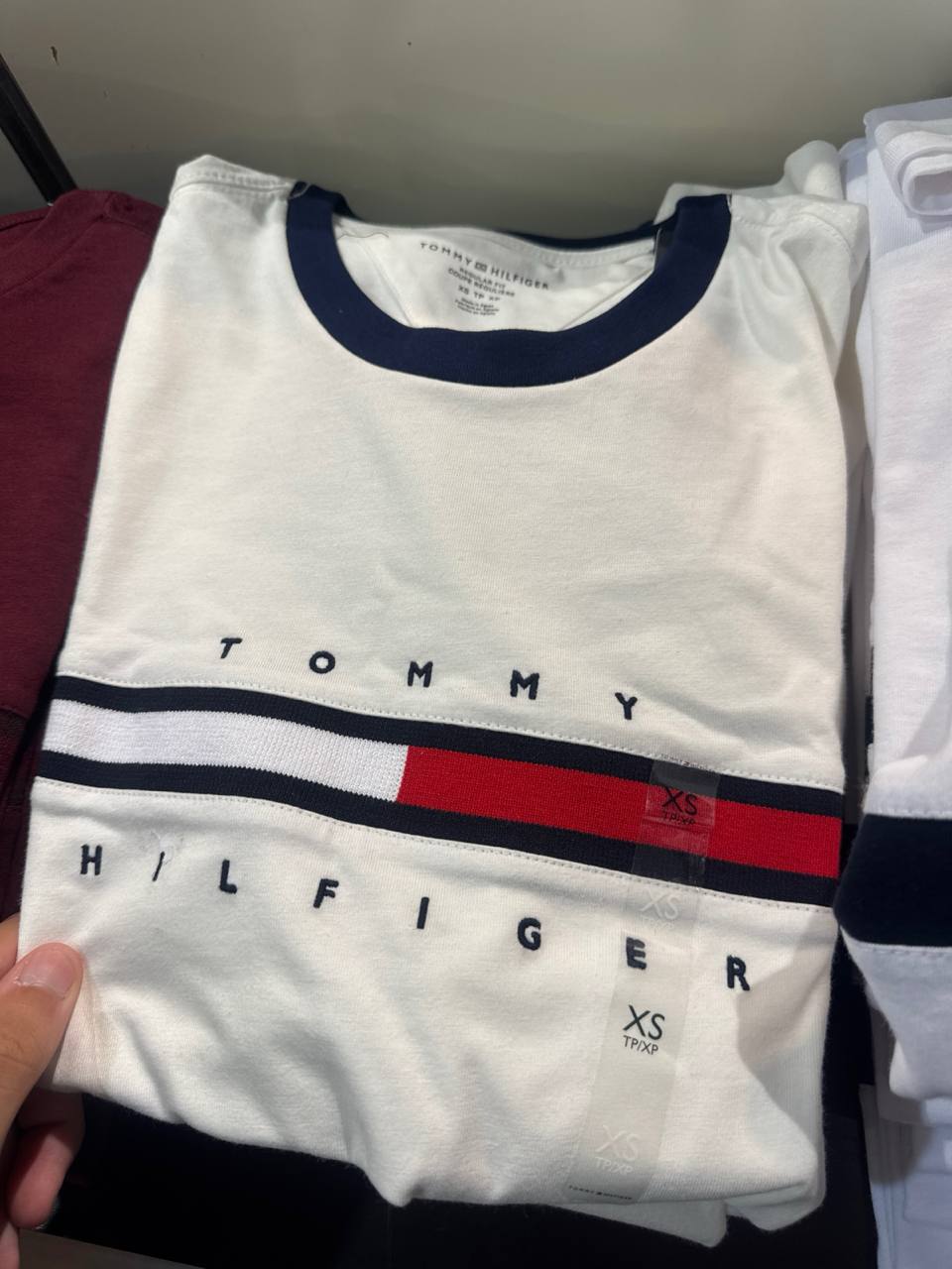 Tommy Masc- Camiseta