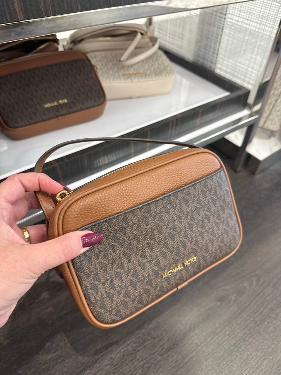 MK - Bolsa Crossbody