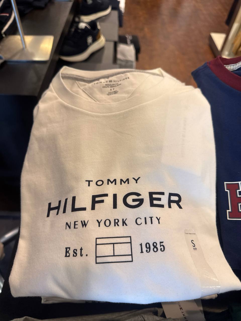 Tommy Masc- Camiseta