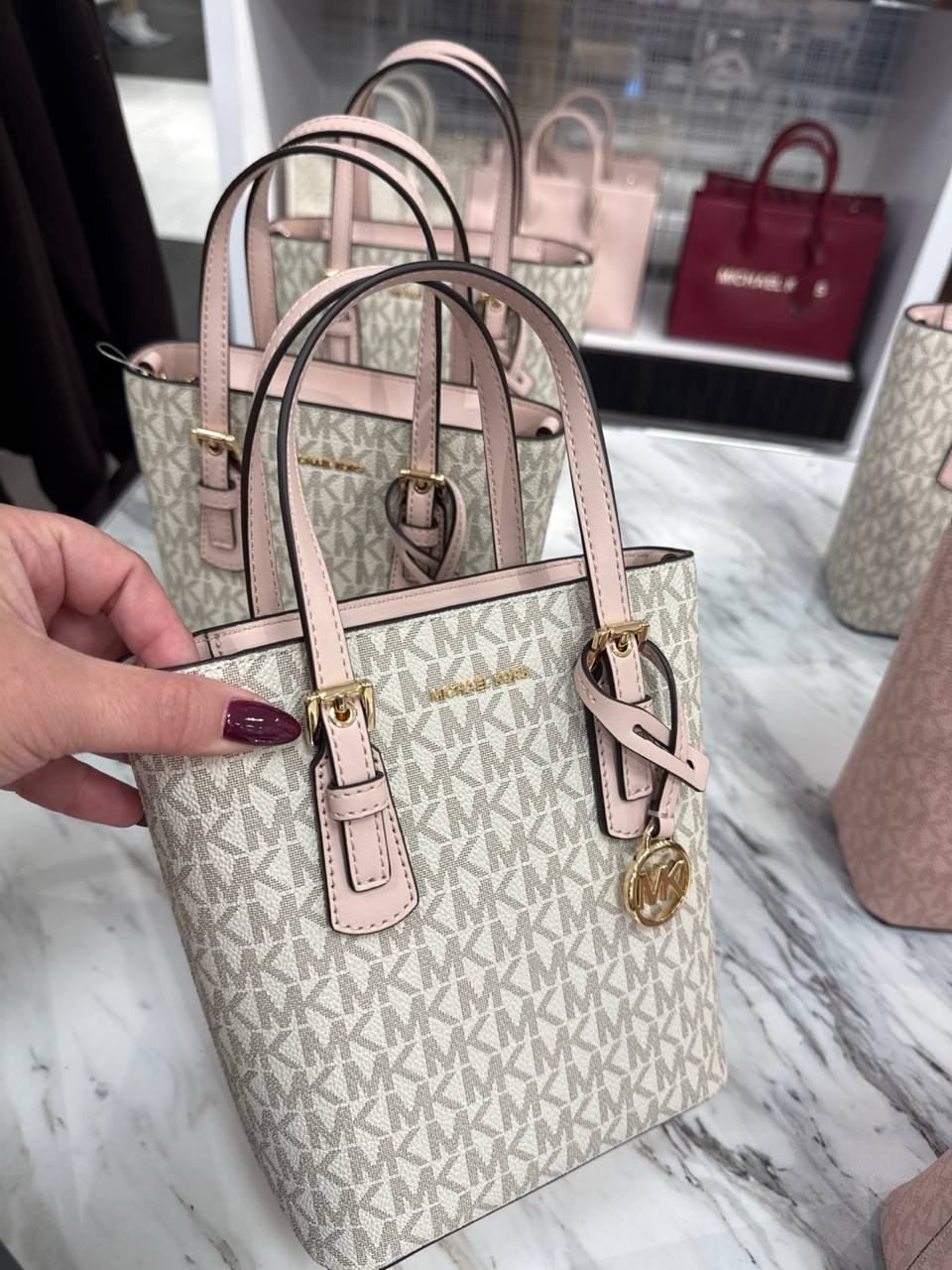 MK - Bolsa Voyager Handbag Small