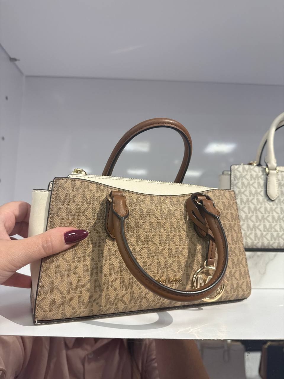 MK - Bolsa Arden Handbag