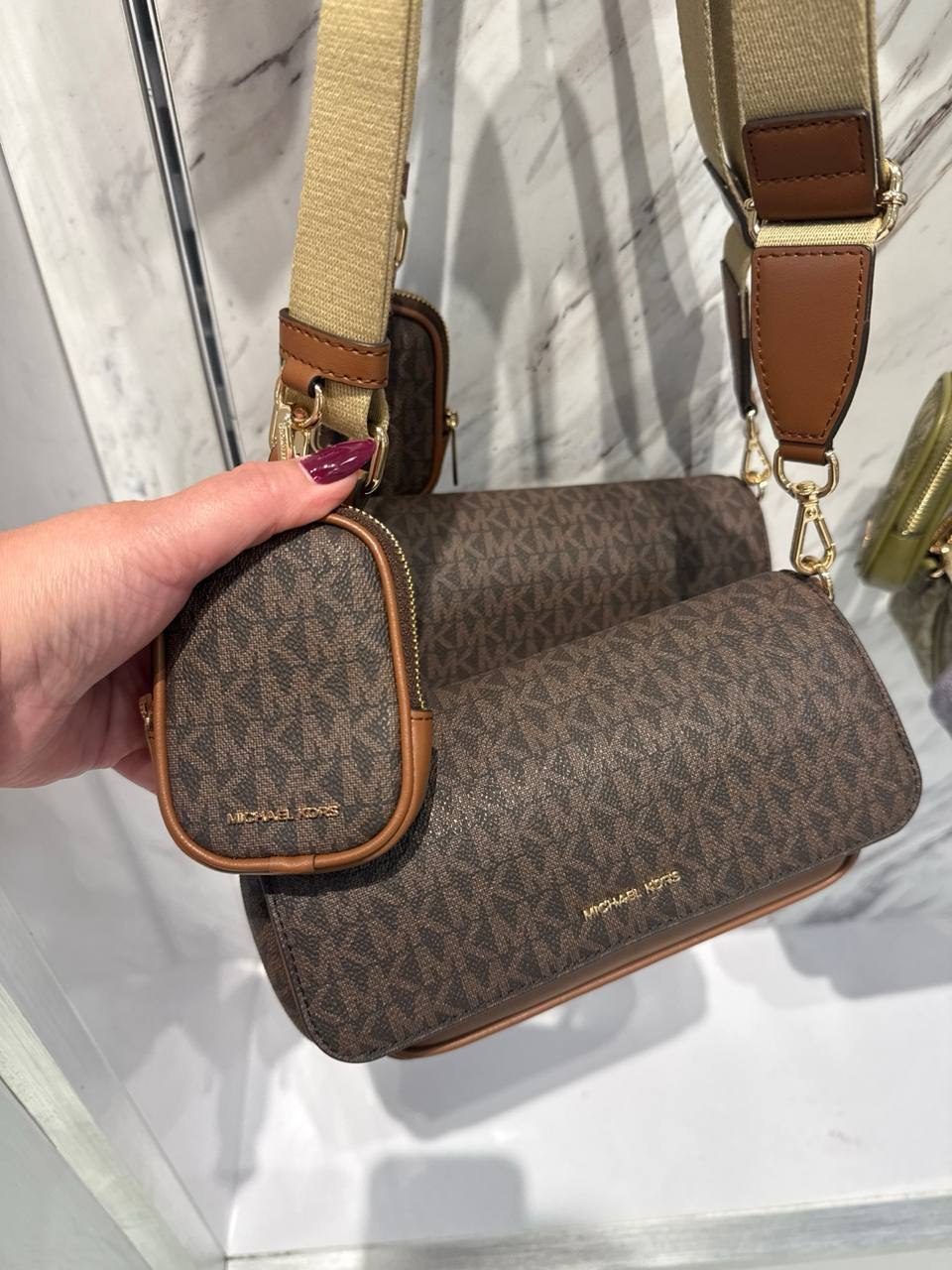 MK - Bolsa JetSet Crossbody