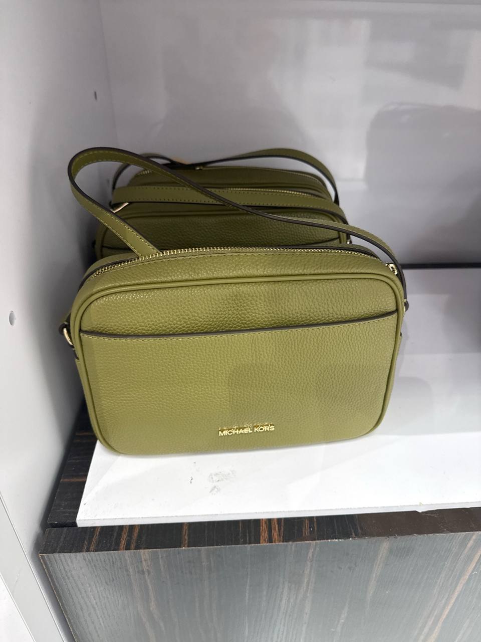 MK - Bolsa Crossbody