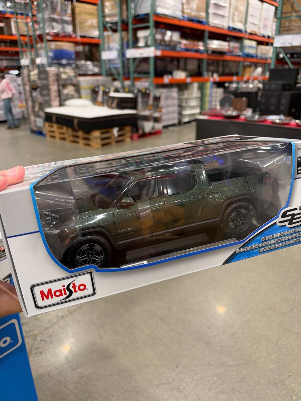 Costco- Carros Maisto