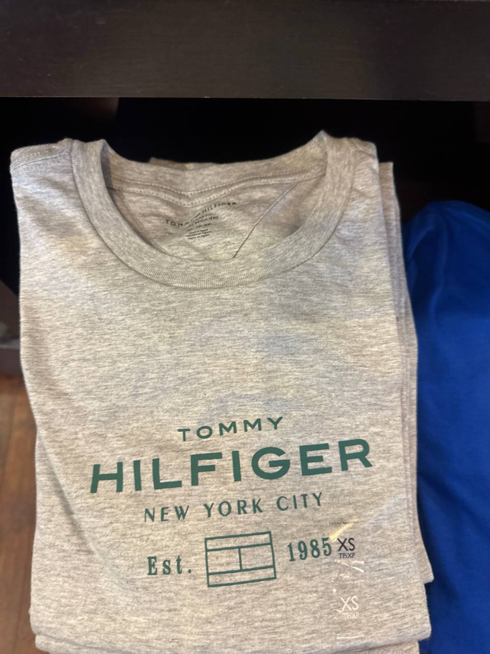 Tommy Masc- Camiseta