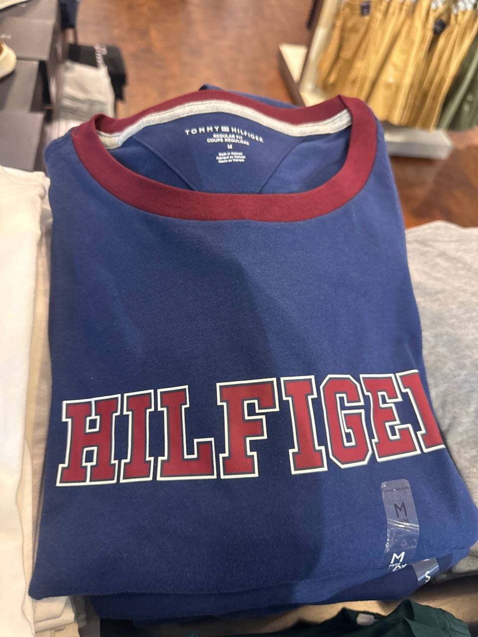 Tommy Masc- Camiseta