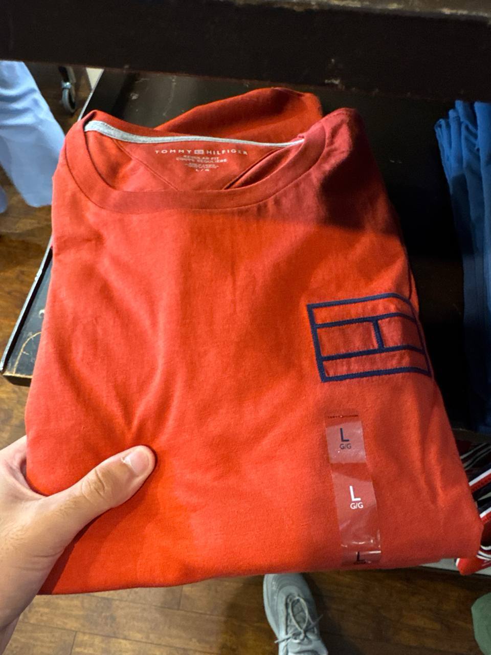 Tommy Masc- Camiseta