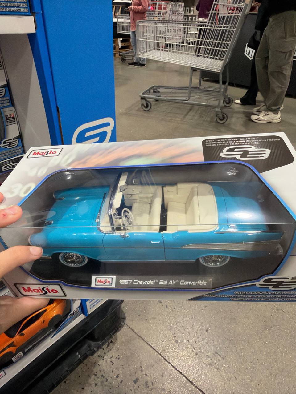 Costco- Carros Maisto