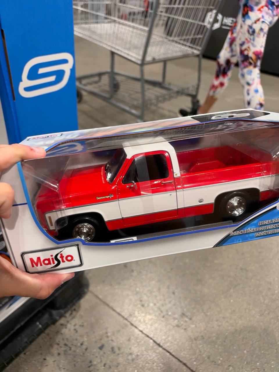 Costco- Carros Maisto