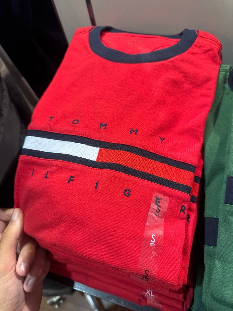 Tommy Masc- Camiseta