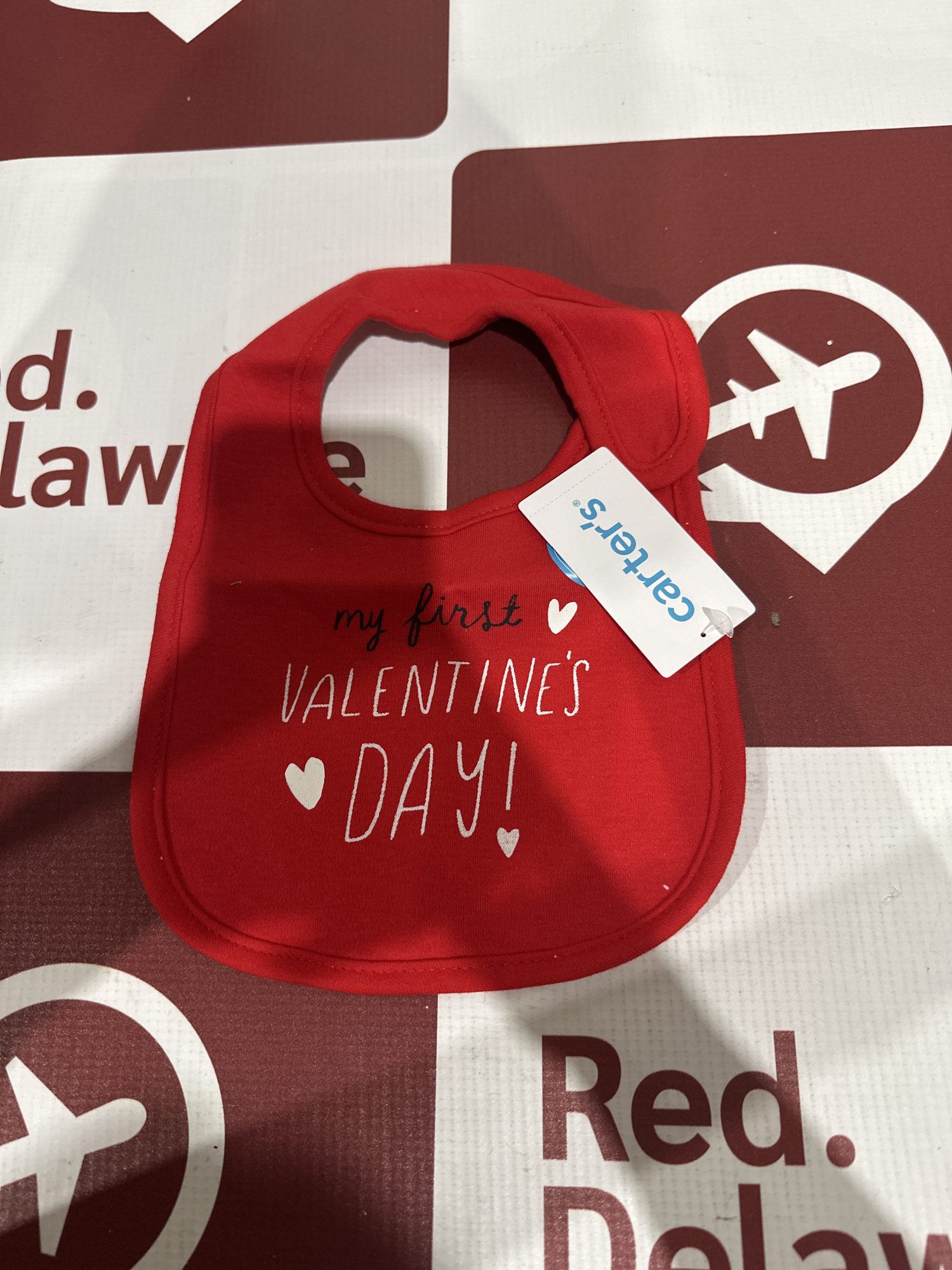 Carter’s babador vermelho valentine’s day(E1)