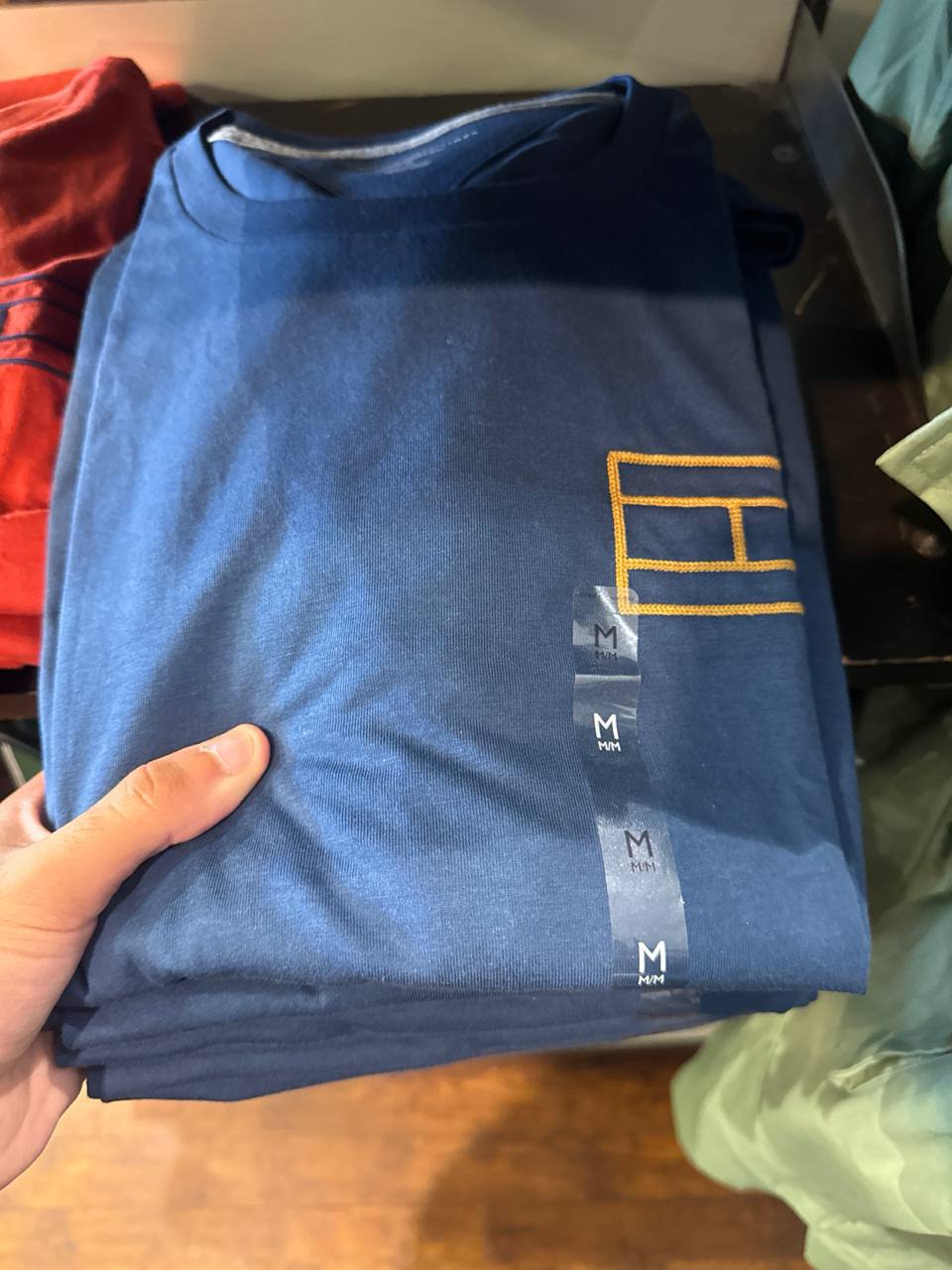 Tommy Masc- Camiseta