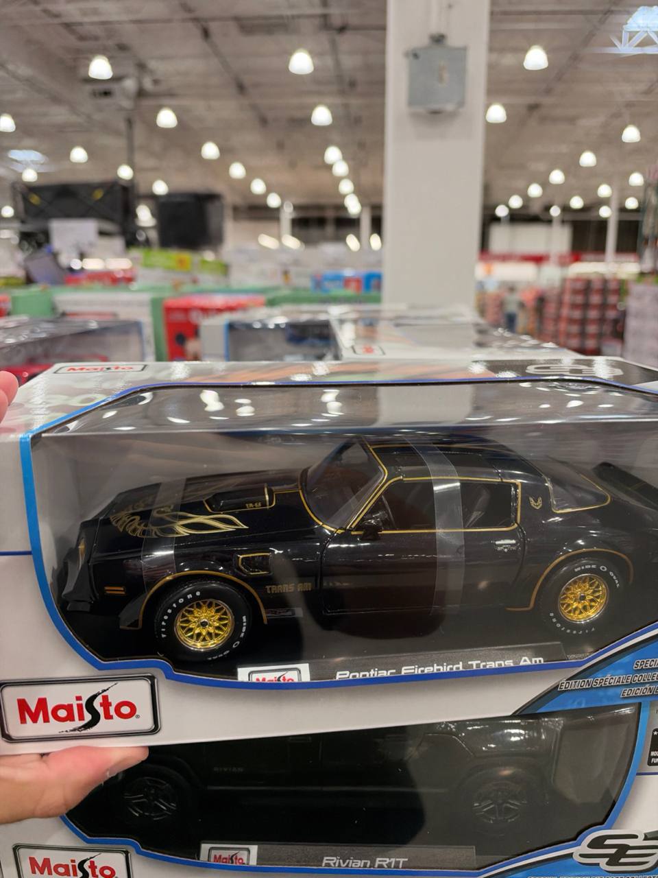 Costco- Carros Maisto