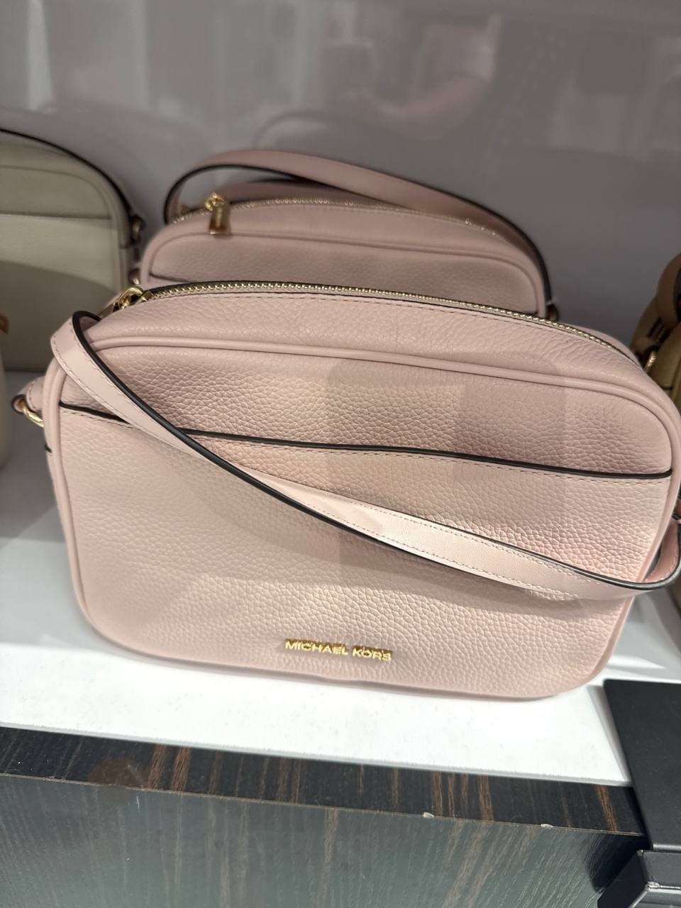 MK - Bolsa Crossbody