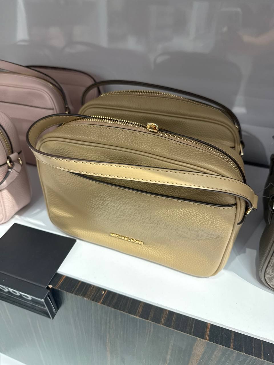 MK - Bolsa Crossbody