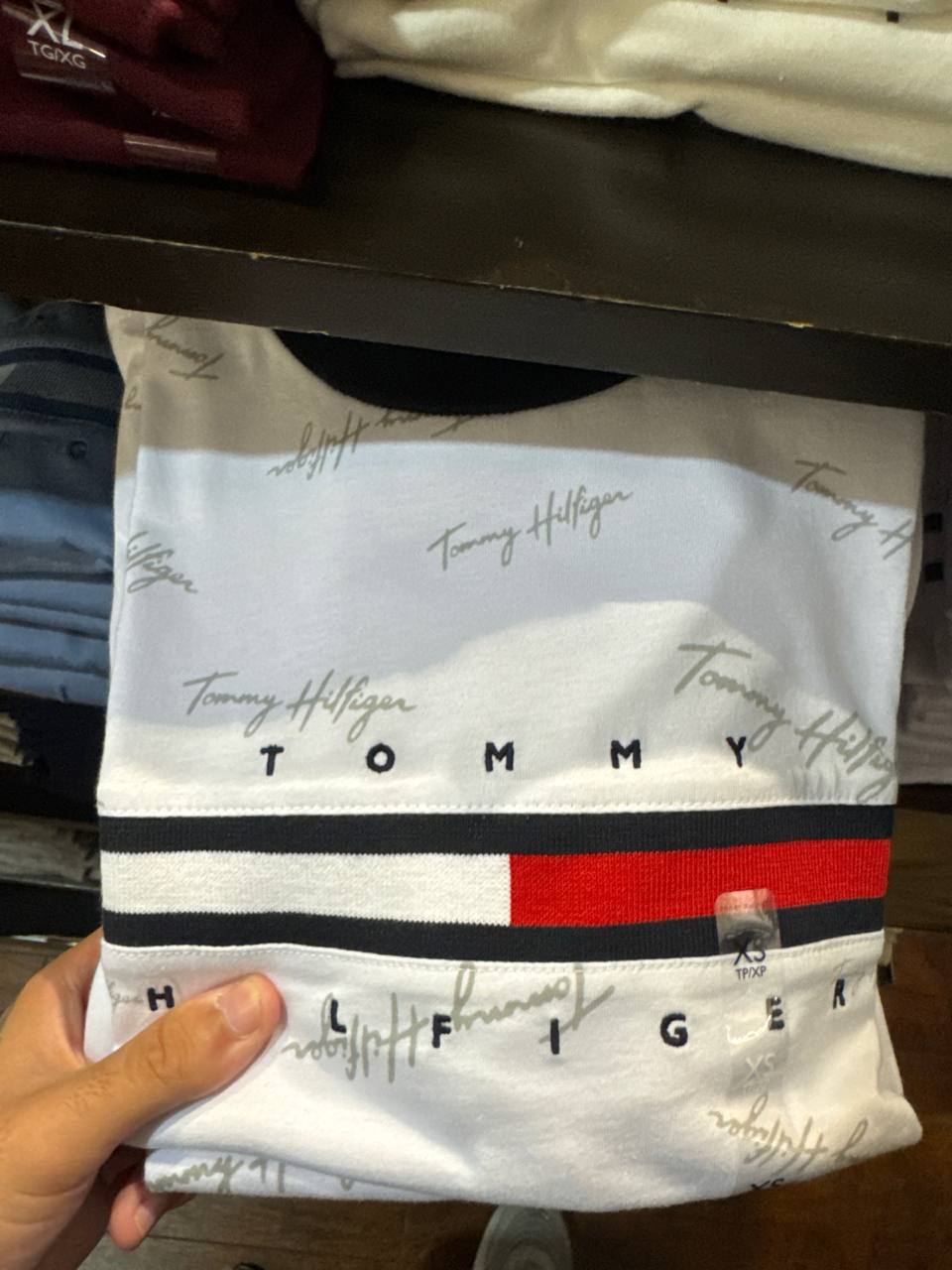 Tommy Masc- Camiseta