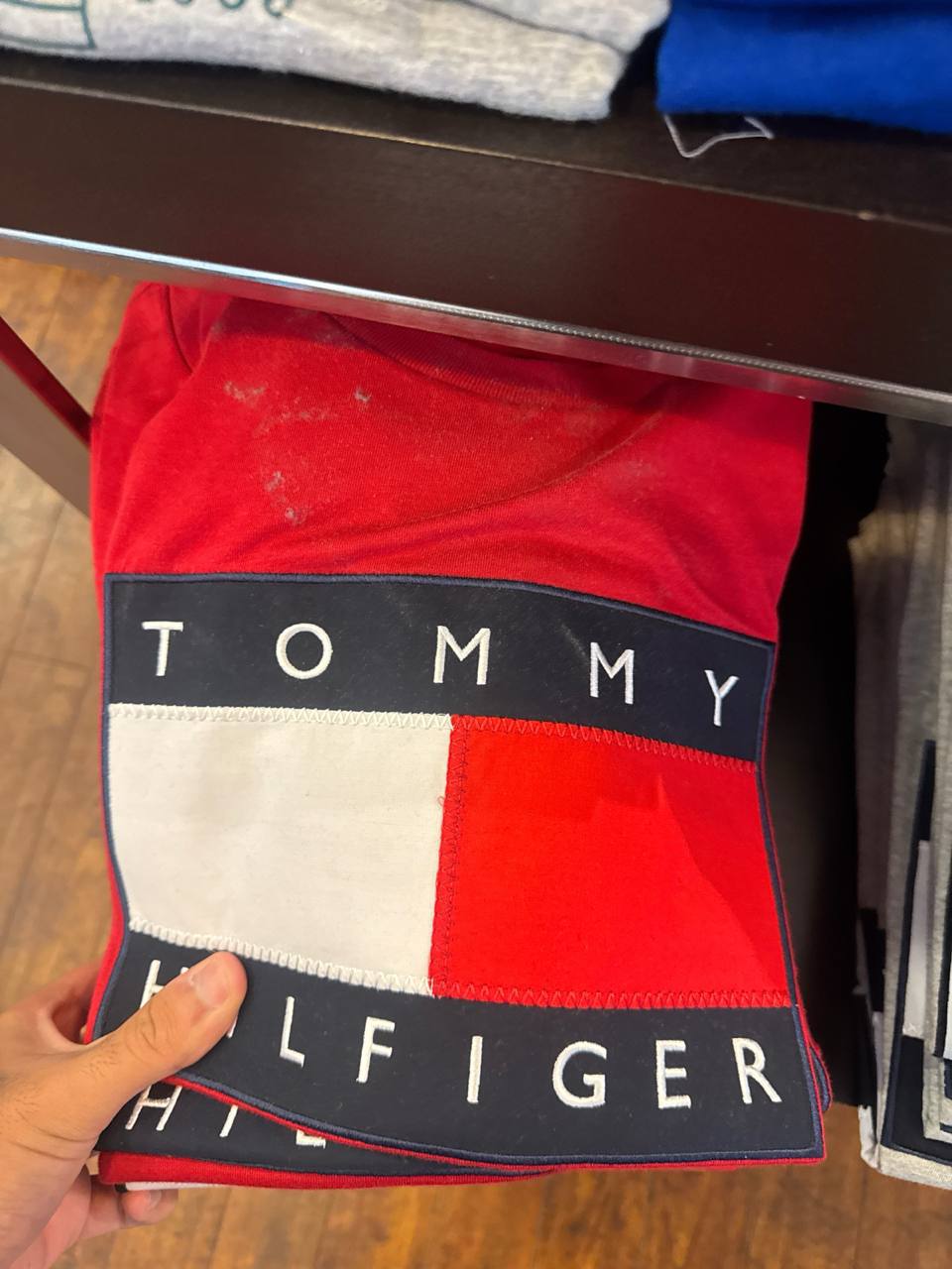 Tommy Masc- Camiseta