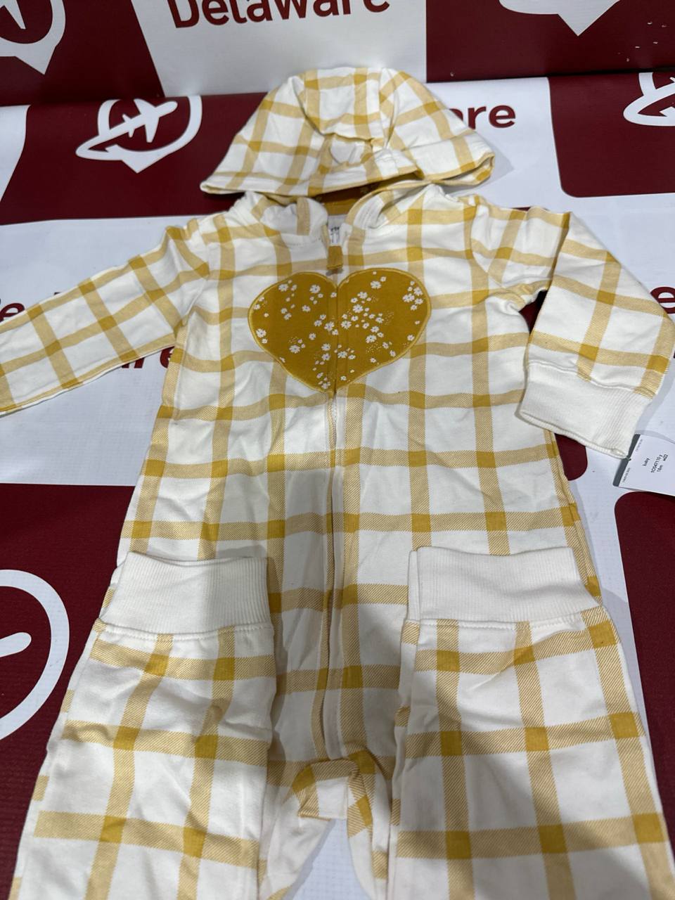 Carter’s macacao amarelo (C4)