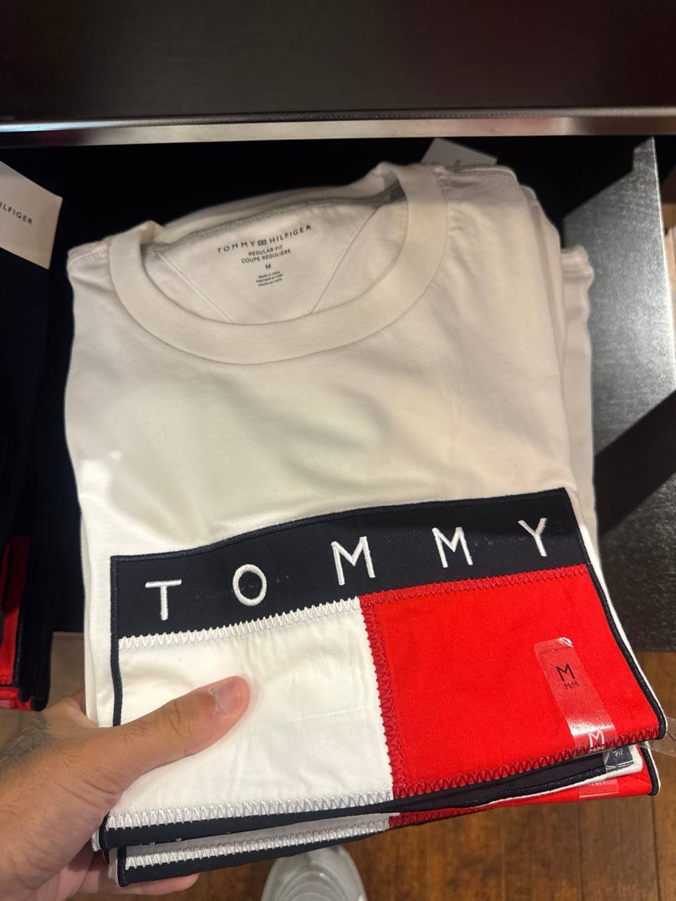 Tommy Masc- Camiseta