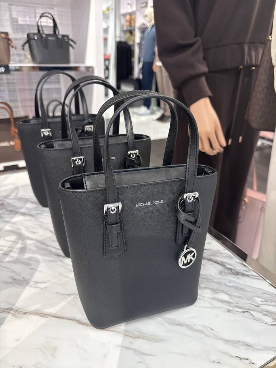 MK - Bolsa Voyager Handbag Small