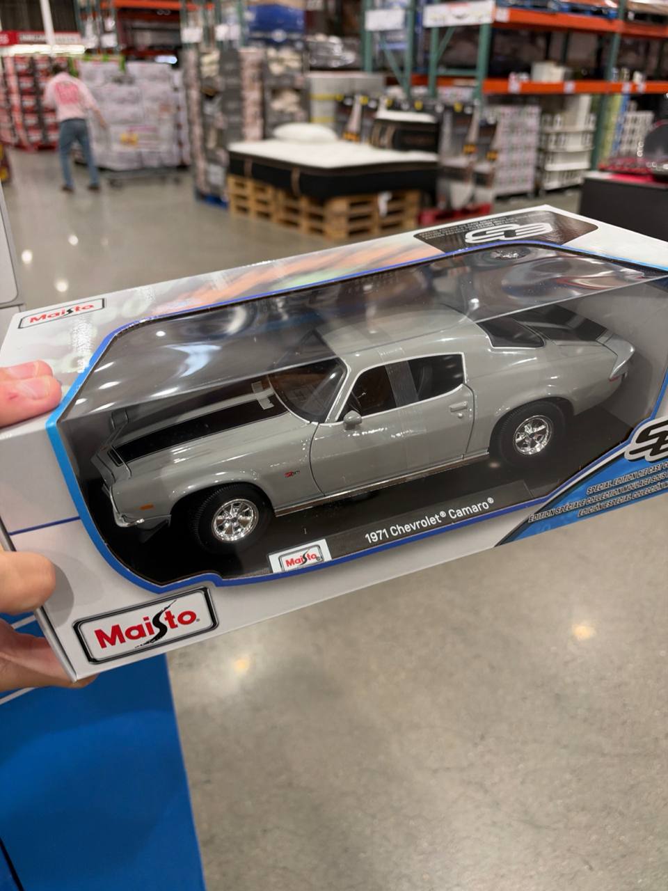 Costco- Carros Maisto
