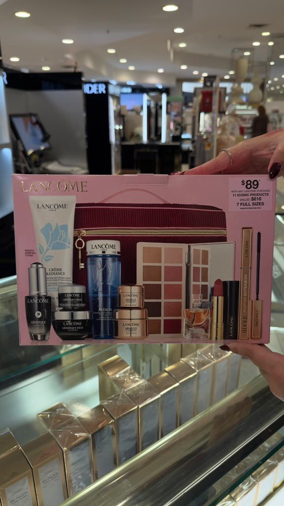 Lancôme - Para participar da promoção da maleta Lancôme, é necessário comprar 1 produto da marca, de qualquer valor. Dúvidas, entre em contato com o atendimento.